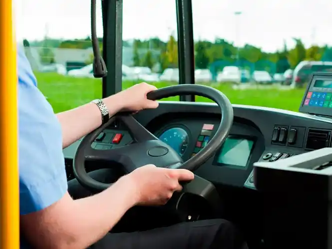 El Gobierno aumentó un 15% los subsidios a colectivos mientras crece la amenaza de paro en el AMBA