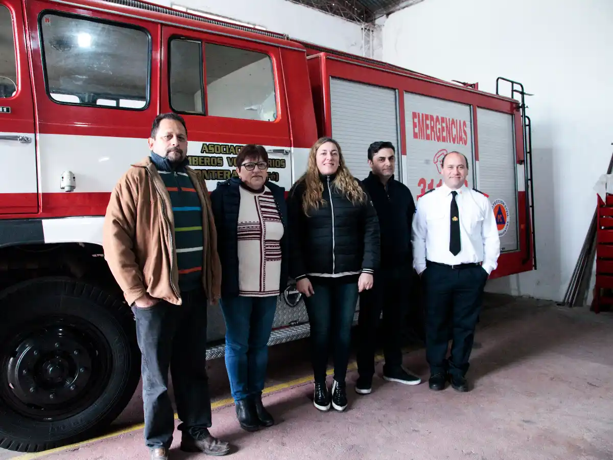 Bomberos de Frontera  presentó autobomba y va en busca de aspirantes 