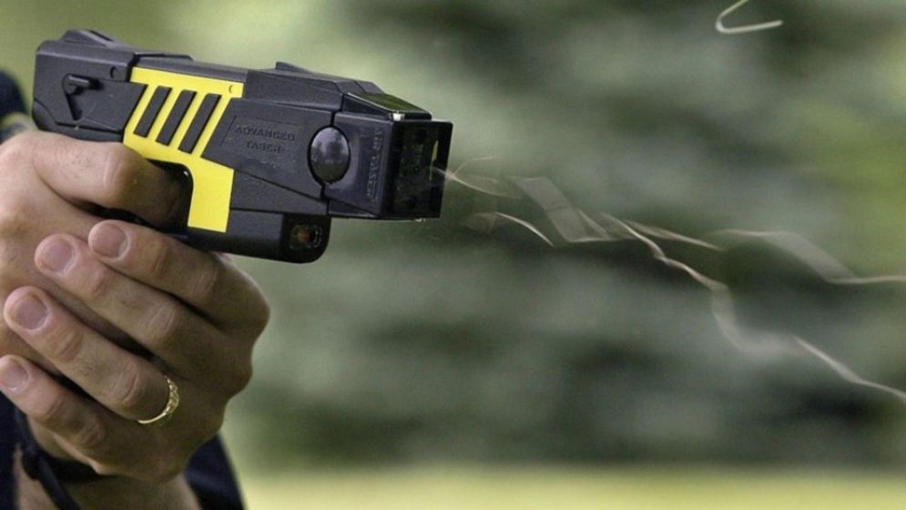 La policía comenzará a portar pistolas Taser en Rosario a partir de septiembre