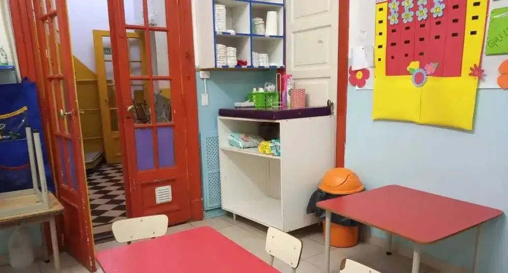 La matrícula en jardines de infantes desciende al ritmo en la caída de los nacimientos.