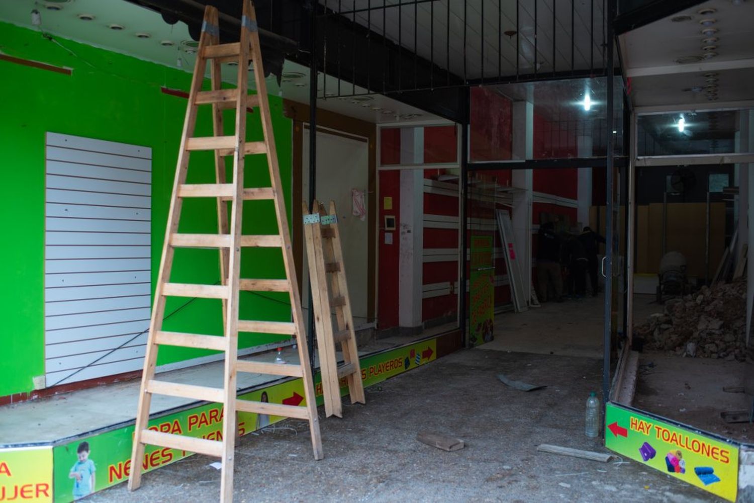 Proliferan los locales comerciales vacíos en el centro de la ciudad (foto: Joaquín García)
