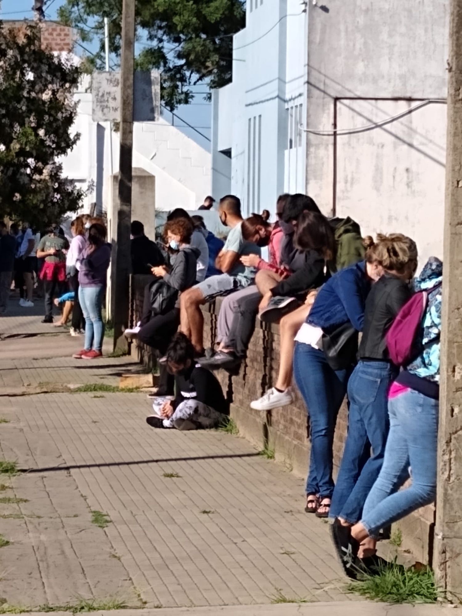 Brote de coronavirus: siete cuadras de cola para testearse en Andar