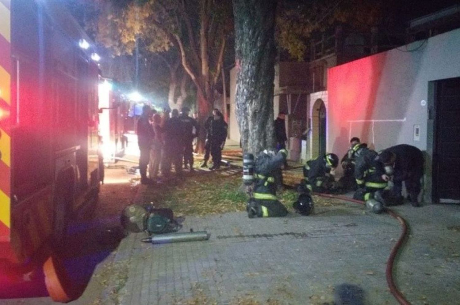 Tragedia en Rosario: un hombre de 89 años murió tras incendiarse su casa