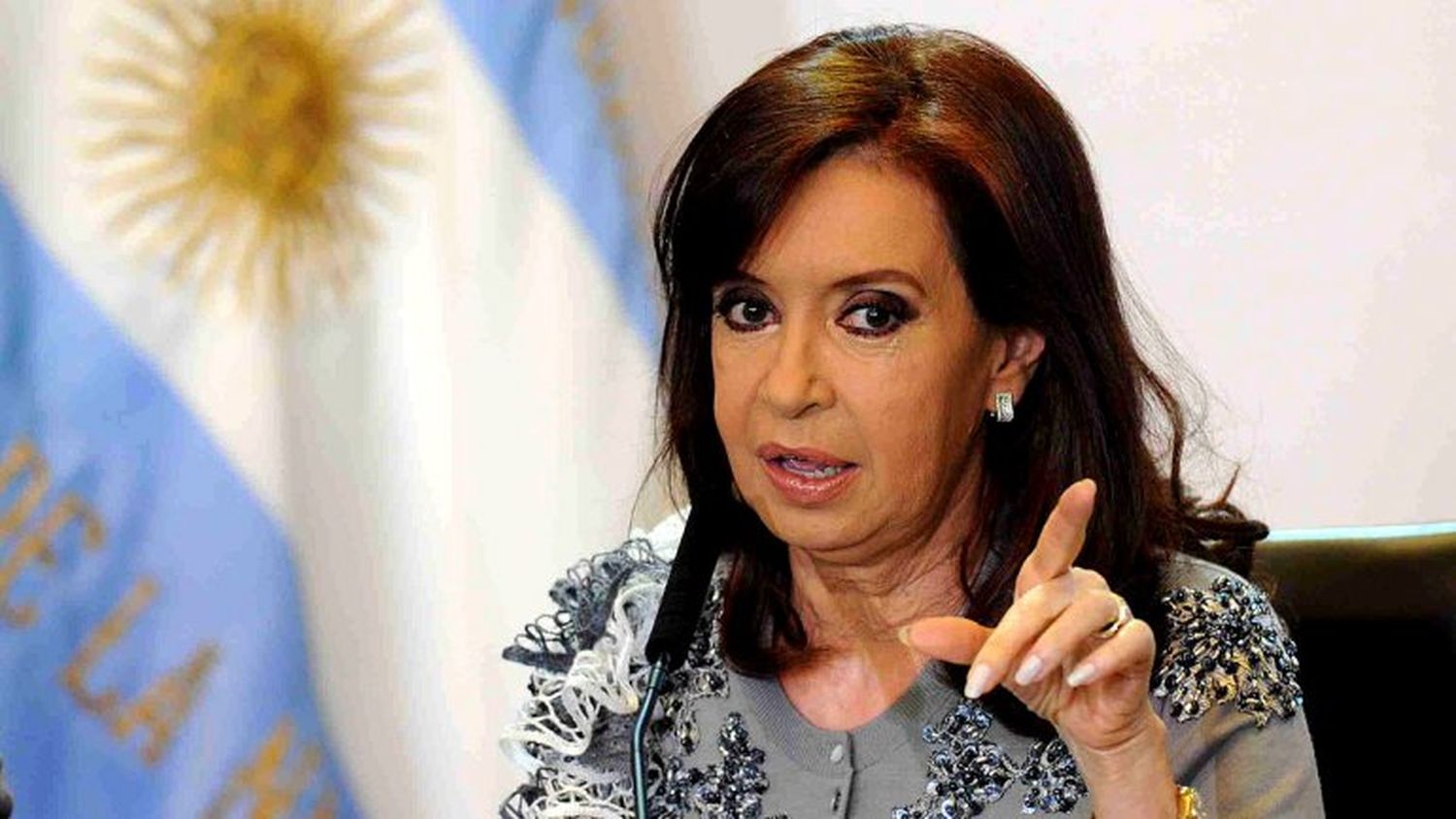 Cristina pidió poner fin a la violencia y a "no escuchar a los que piden venganza"