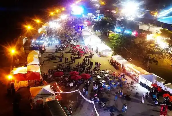 Muy buen comienzo del Festival de la Gastronomía y la Cerveza Artesanal en el Paseo del Puerto