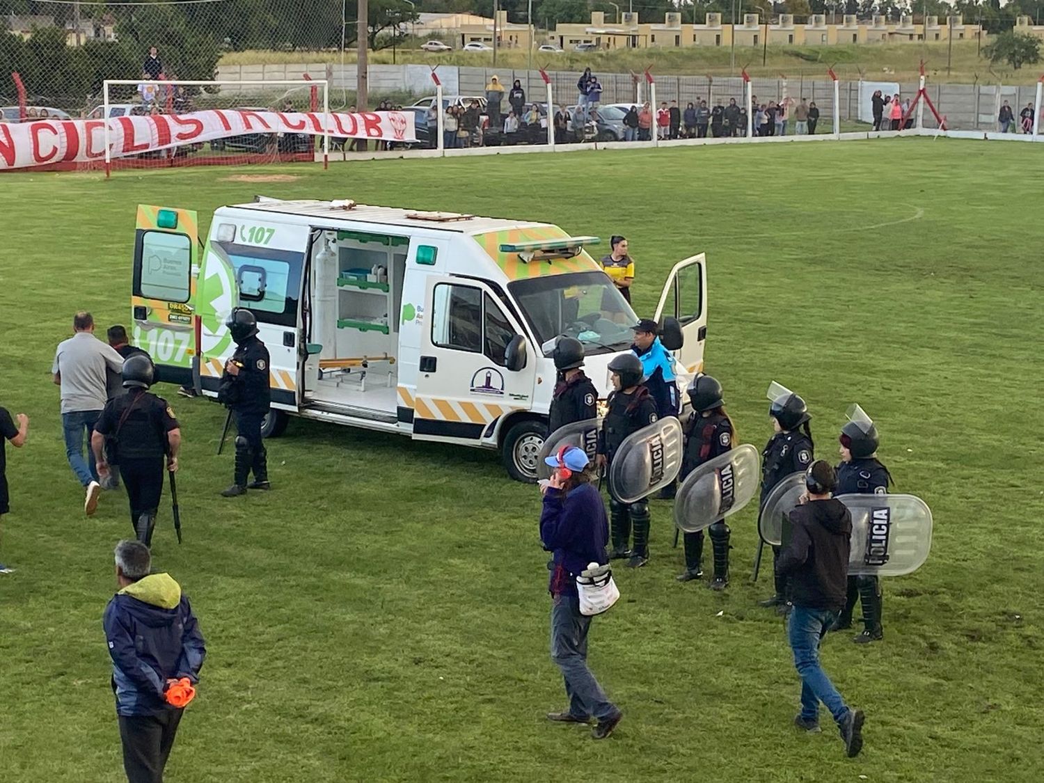Ciclista campeón, con un final lamentable: Tavieres al Hospital tras una agresión de Marín