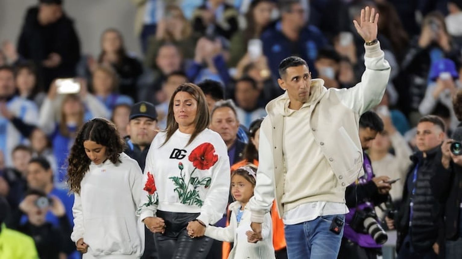 El sentido homenaje a Di María en el Monumental en la previa del partido contra Chile