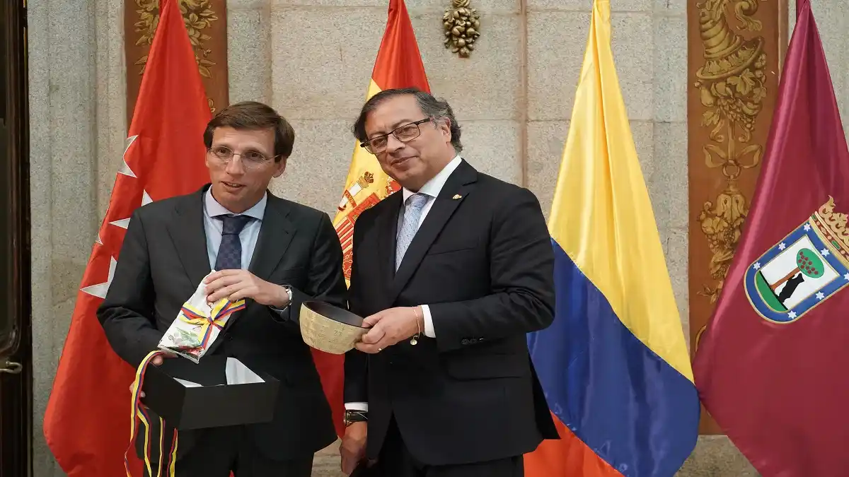 VOX pedirá que se retire la Llave de Oro de Madrid entregada a Petro y estos son los motivos