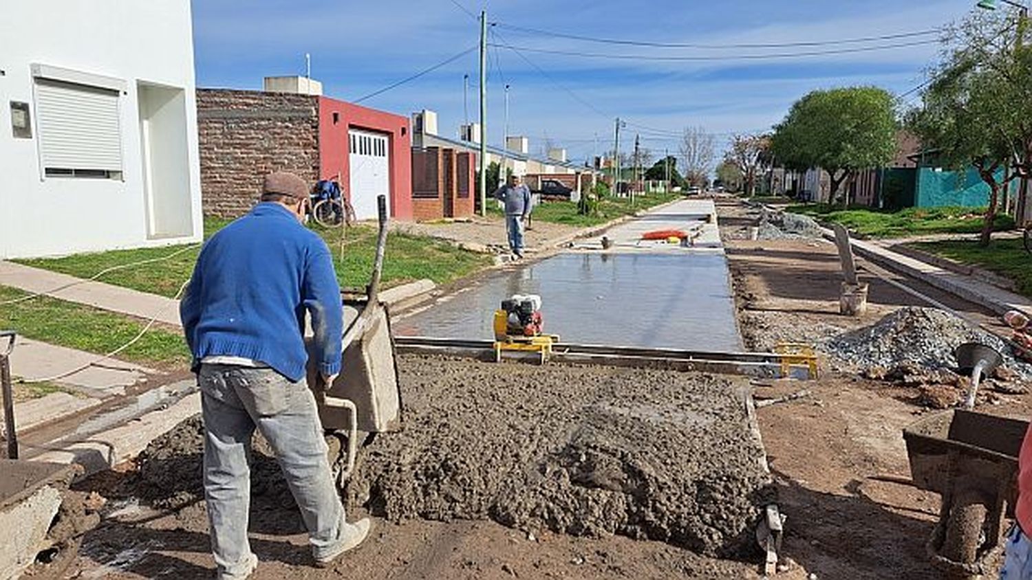 En obra. Trabajos en Lamadrid entre Barreira y Flores