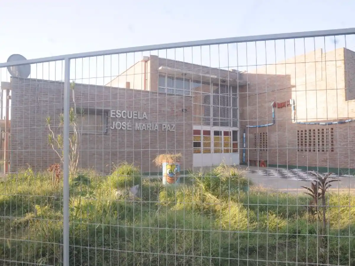 Robos en escuelas: la  policía recibe en custodia  los elementos de valor