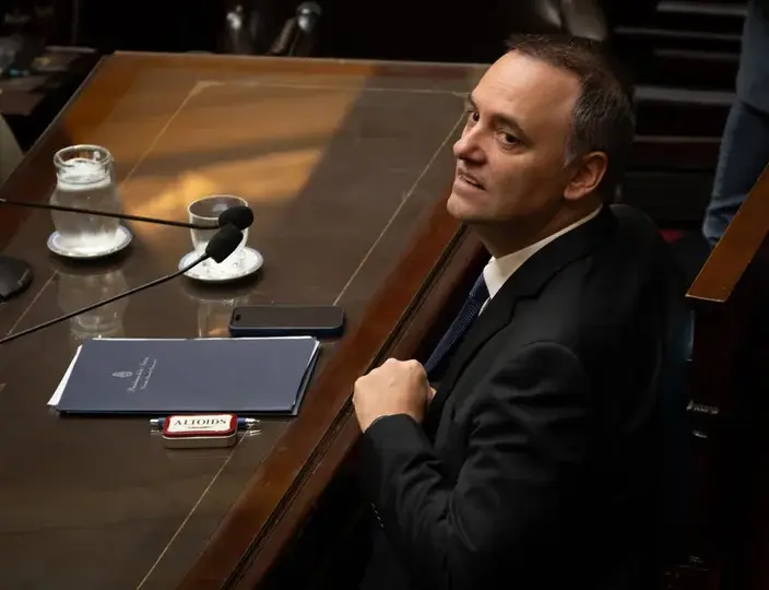 Caso Adorni: investigan gastos por $139 millones con tarjetas de crédito durante su gestión