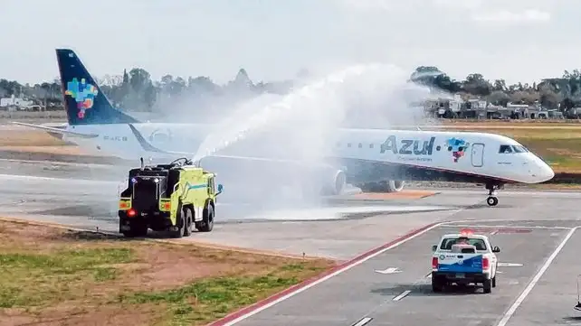 Rosario estrenó ayer tres vuelos semanales a Porto Alegre