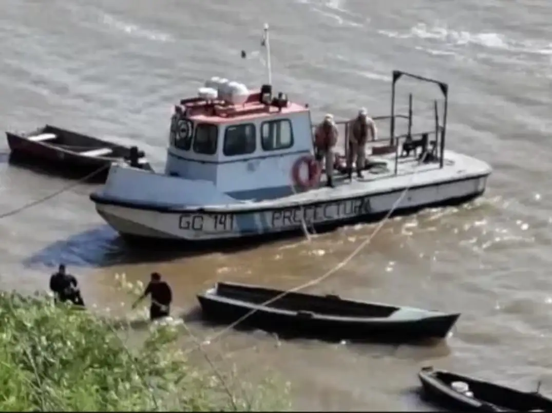 Encontraron el cuerpo de un hombre con varias puñaladas en el pecho en la costa del río Paraná. (Foto: gentileza Diario Uno).