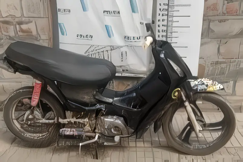 Así estaba la moto recuperada. Foto: Policía Bonaerense.