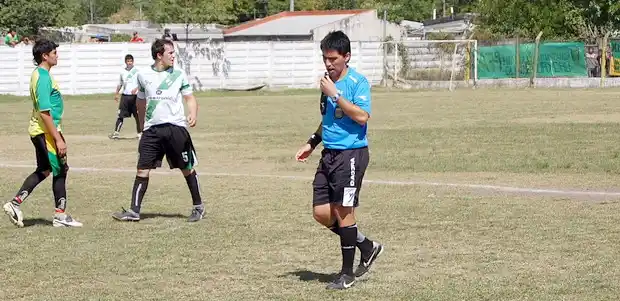 Fútbol local: Sud América recibe a Sarmiento