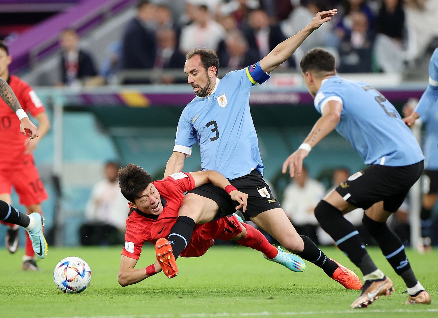 Godín estuvo cerca del gol en Uruguay.