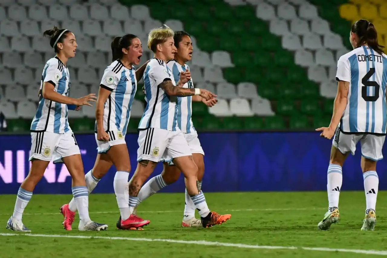 Argentina pisó fuerte con las tandilenses de titulares