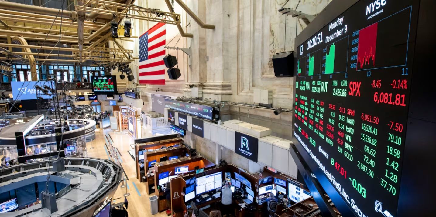 El Financial Times alertó por la suba del dólar y cuestionó la estrategia económica de Milei