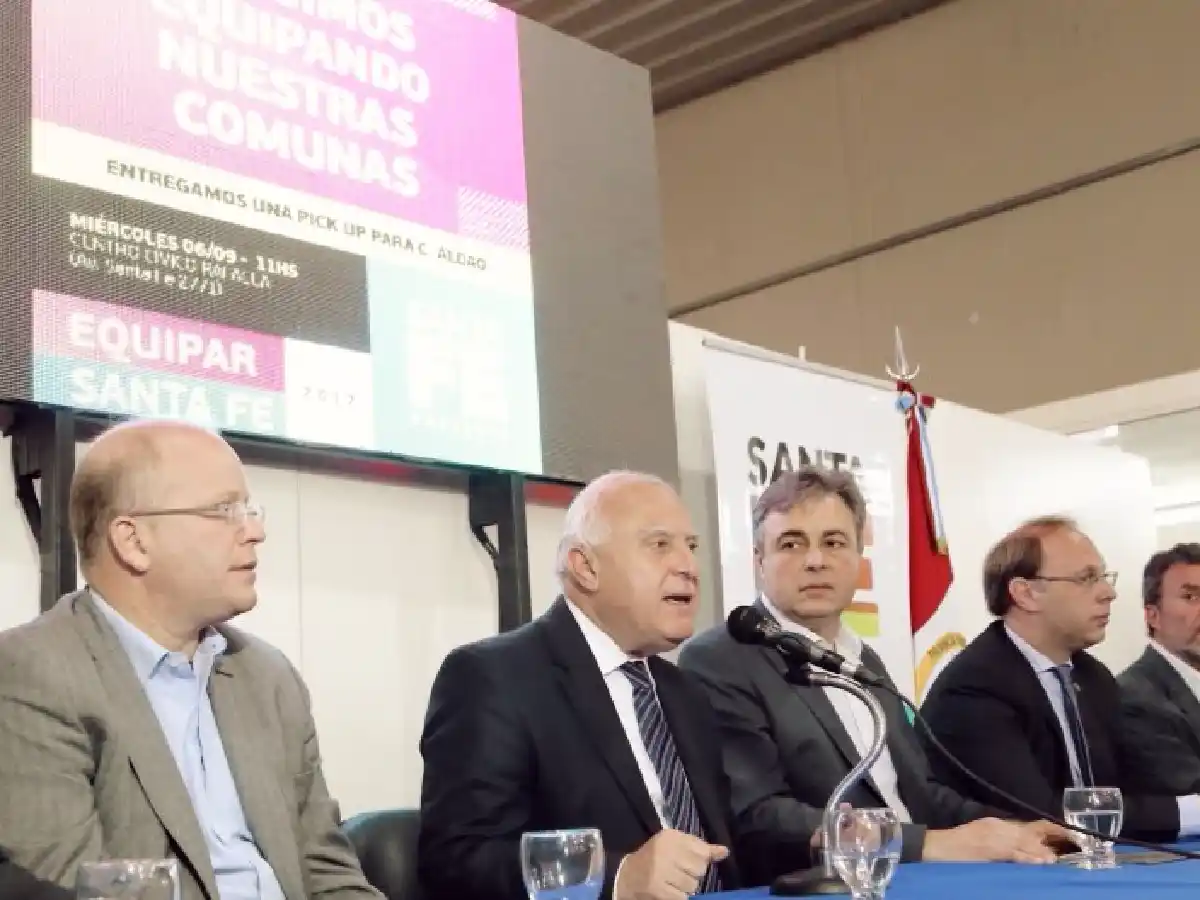 Trece localidades del Castellanos  recibieron maquinarias del Plan Equipar Santa Fe