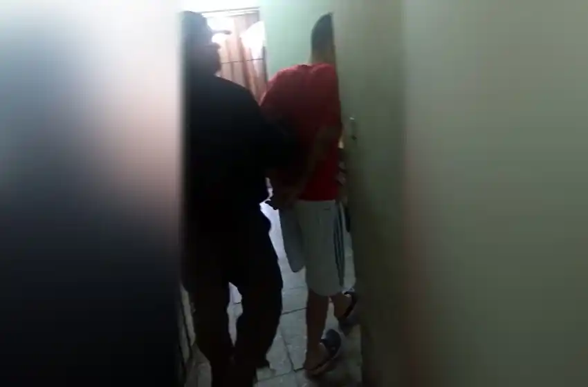 Detuvieron a uno de los delincuentes que protagonizó un violento asalto en una rotisería de zona noroeste