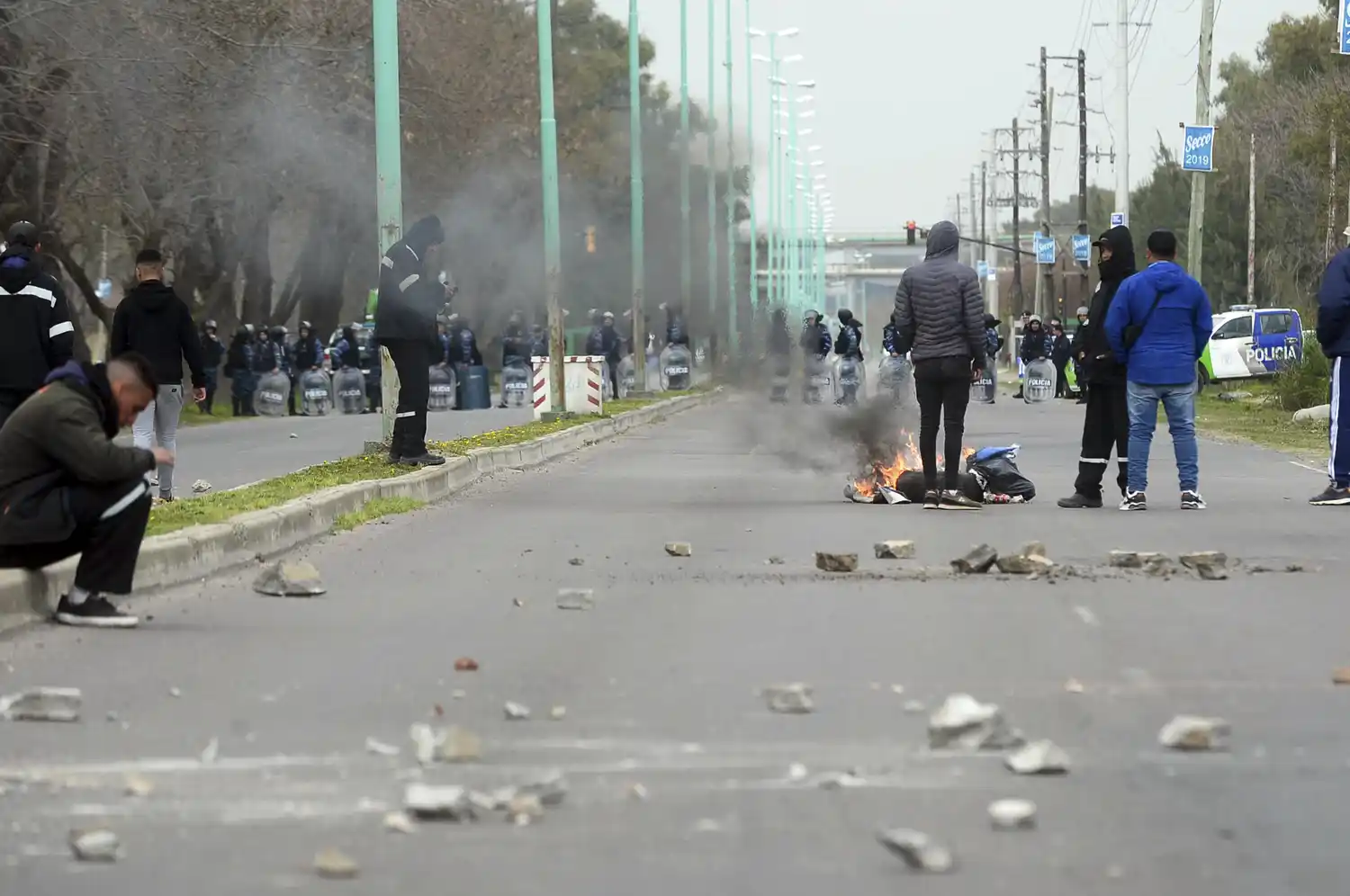 Nuevo enfrentamiento entre la Policía y la UOCRA en Ensenada