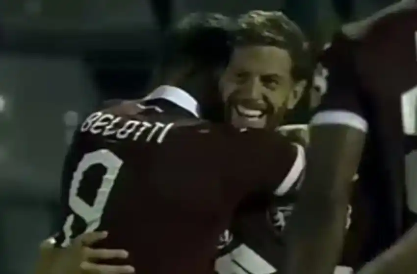 El ex Newell’s Cristian Ansaldi convirtió un gol tan sorpresivo como increíble