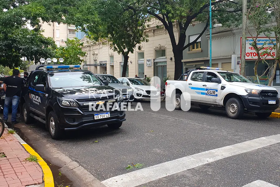 Un rafaelino se robó un celular, se dio a la fuga corriendo pero un vecino logró interceptarlo: terminó detenido