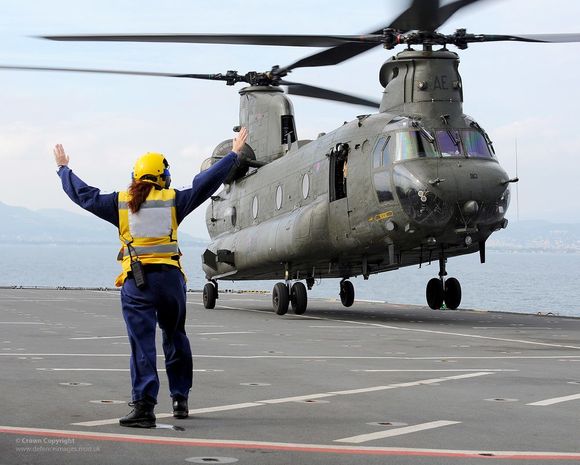 14 new CH-47 ER (Extended Range) Chinook helicopters for the UK