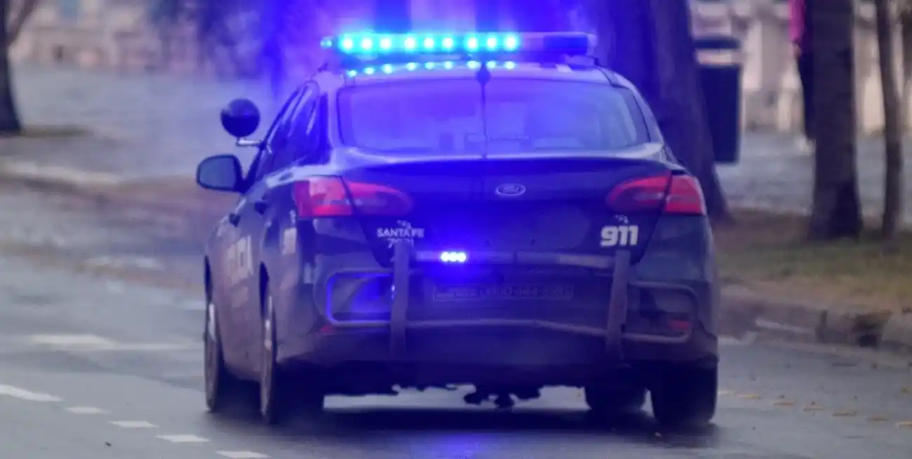 Policías del Comando Radioeléctrico fueron los primeros en llegar a la zona.