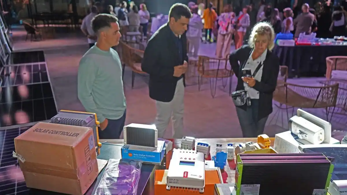 Presentaron equipamiento de energías renovables