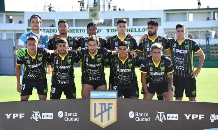 Defensa y Justicia venció a Estudiantes pero no le alcanzó