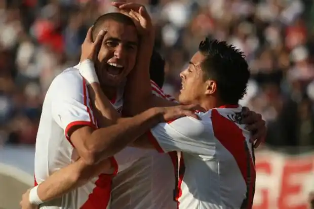 Trezeguet o Funes Mori, la duda de Ramón