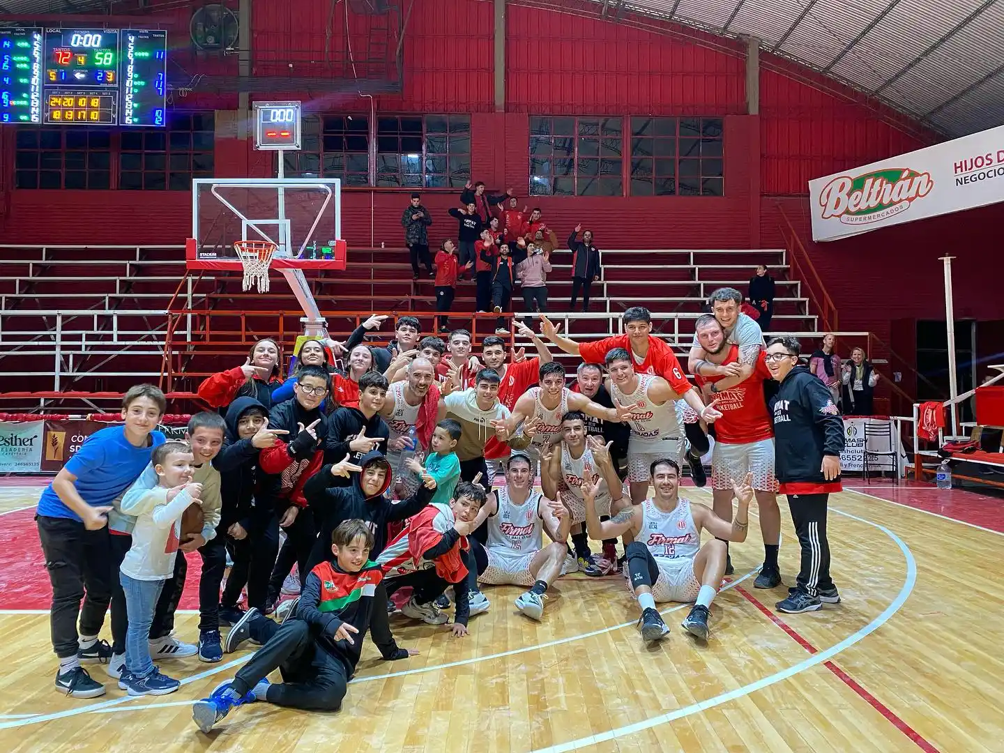 El Rojo ganó y quedó como escolta de Centenario.