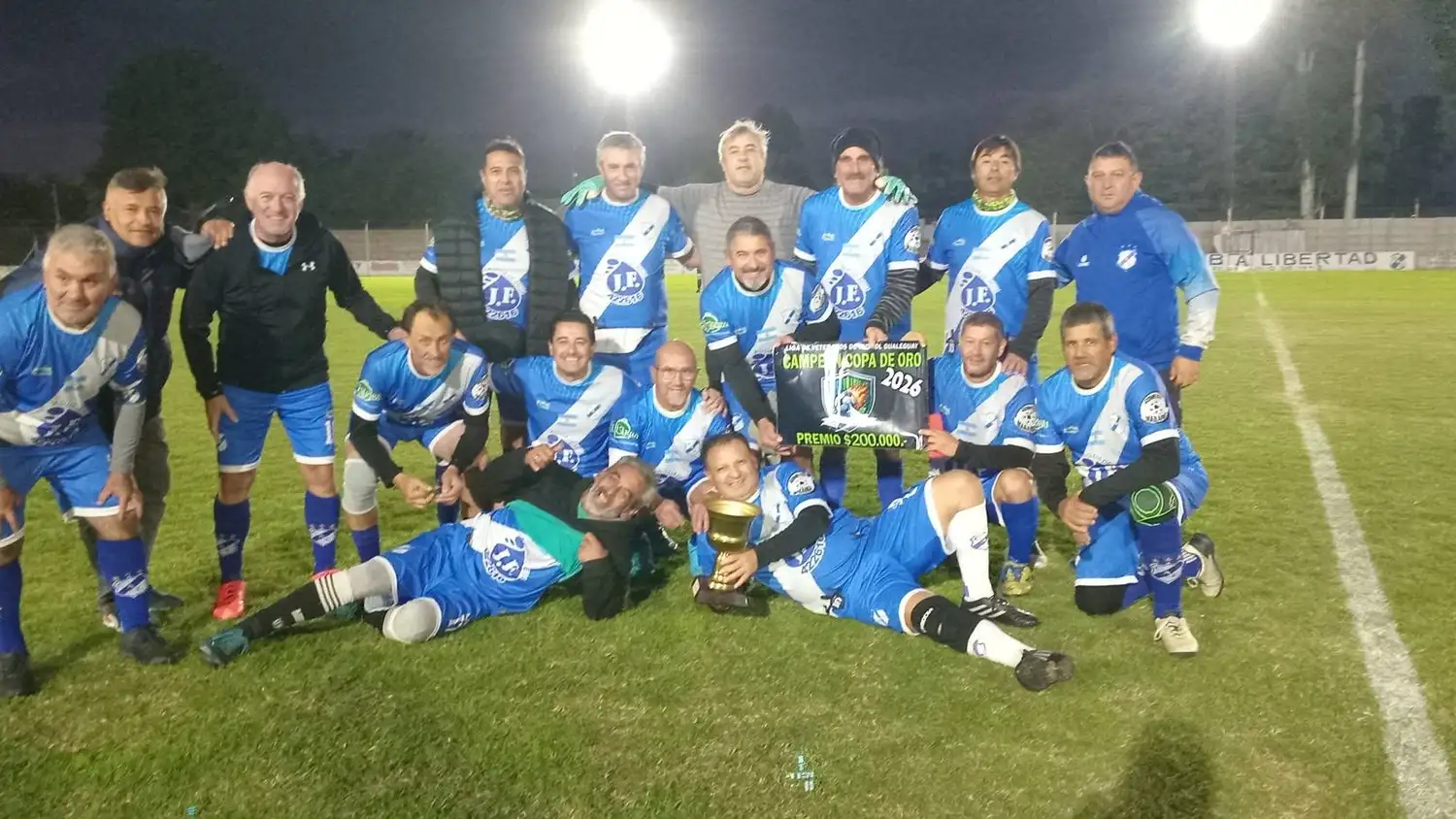 La Banda se consagró campeón tras una ajustada definición ante Libertad en la Liga de Veteranos de Fútbol de Gualeguay