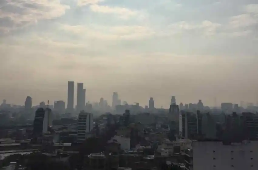 El humo por los incendios en las islas llegó a Buenos Aires