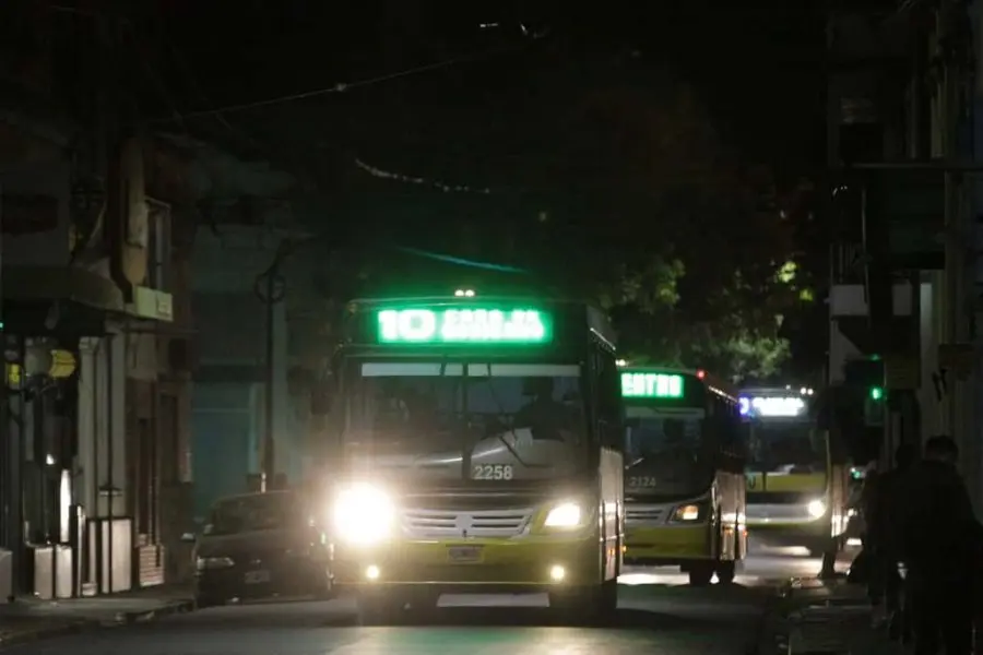 Por falta de pagos, organizaron un paro total de colectivos en el interior del país: ¿cuándo será?