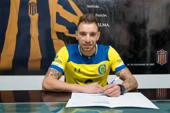 Central oficializó la llegada de Jonathan Bottinelli