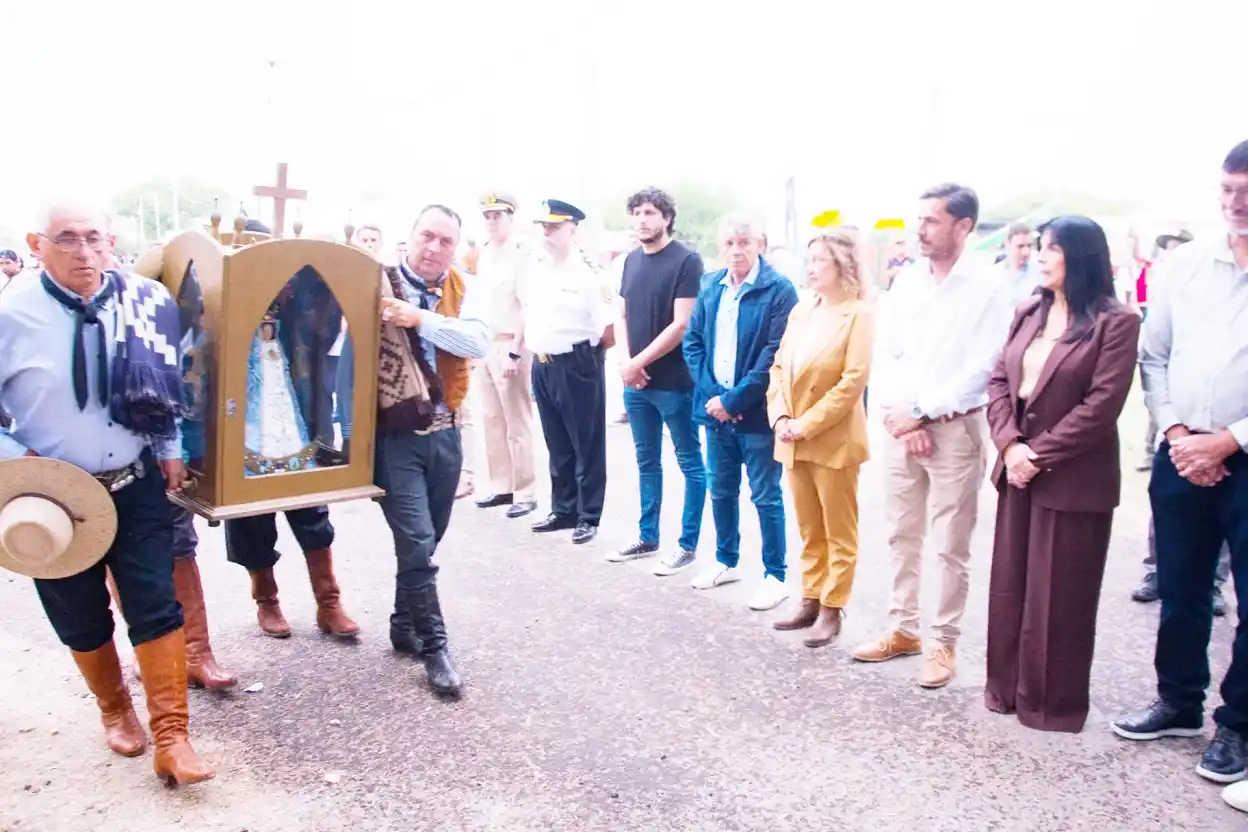 La provincia acompañó la inauguración de una nueva edición del Festival Nacional de Jineteada y Folclore de Diamante