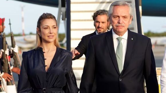 Surgen nuevos chats que comprometen a Alberto Fernández: “Anoche me quiso ahorcar”