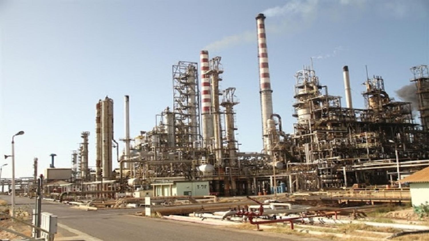 ¡OTRA VEZ! Se paraliza la refinería Cardón por falta de combustible
