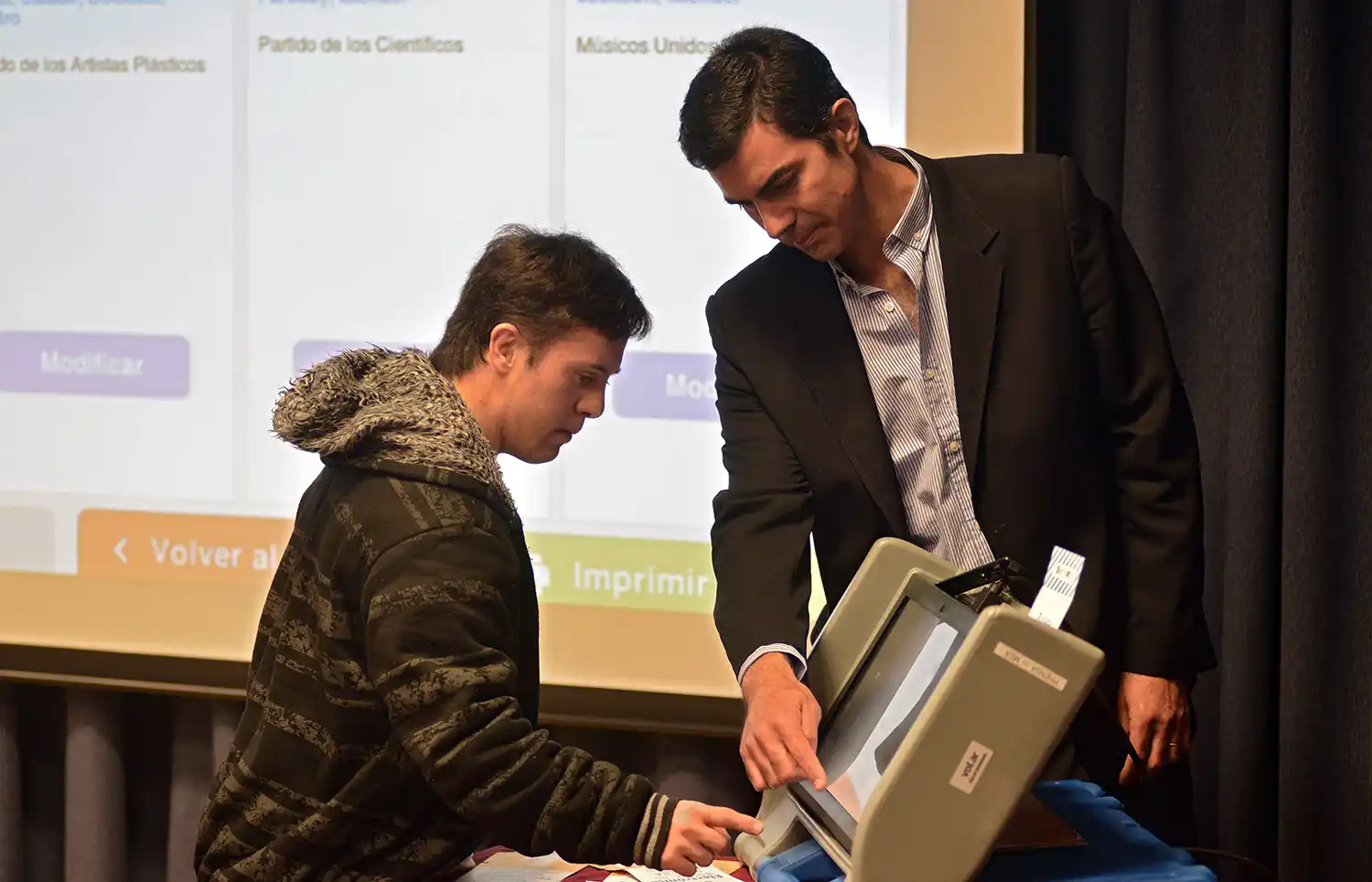 Urtubey sobre la boleta electrónica: "Acerca a la gente a un sistema más democrático"