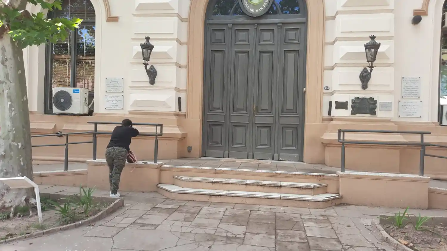 Antes de las 10.00 la Municipalidad cerró sus puertas.