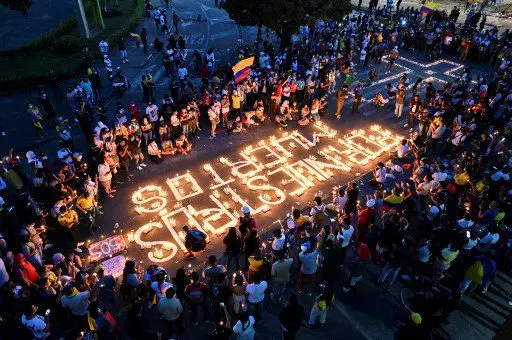 DUQUE ENTRE LA ESPADA Y LA PARED: al menos 24 muertos y 89 desaparecidos tras una semana de violencia en Colombia