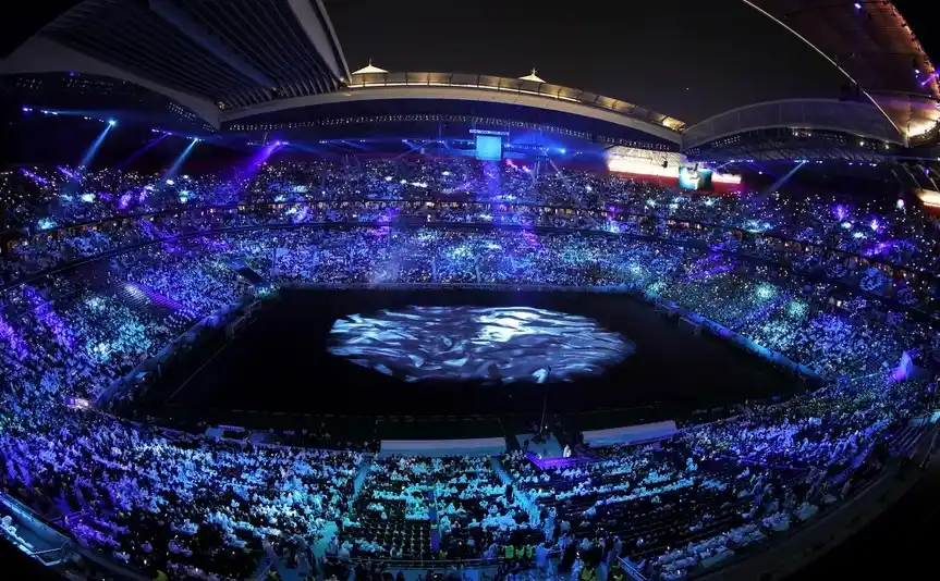 Qatar 2022 se puso en marcha con un impactante show de luces y color