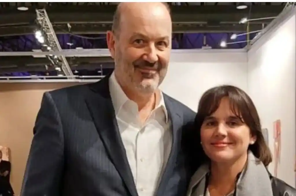 Federico Sturzenegger, Ministro de Desregulación y Transformación del Estado y su esposa, Josefina Rouillet, beneficiada con un importante contrato con el Estado