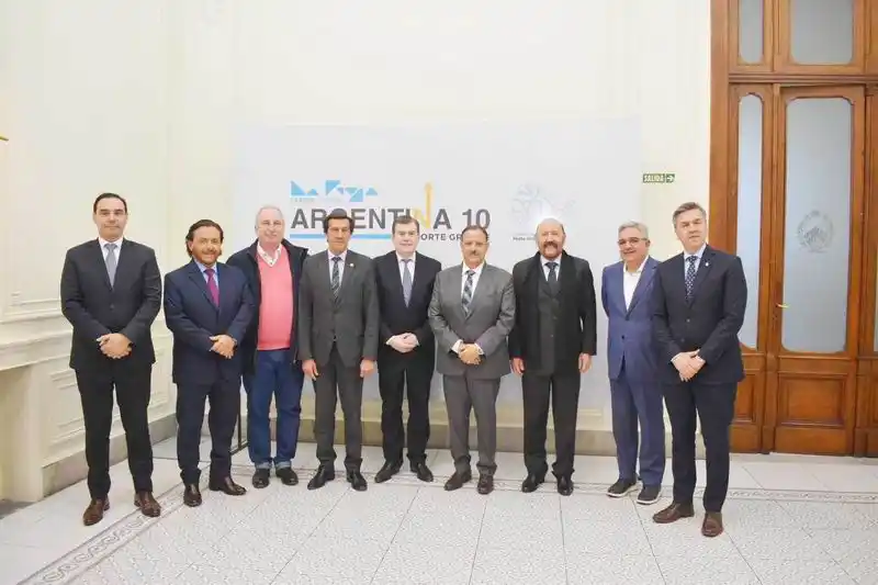 Gobernadores del Norte Grande reavivaron
los reclamos por transporte, obras y fondos