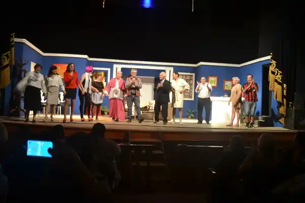 Presentan “Habemus Pepis” a beneficio del Hogar de Ancianos