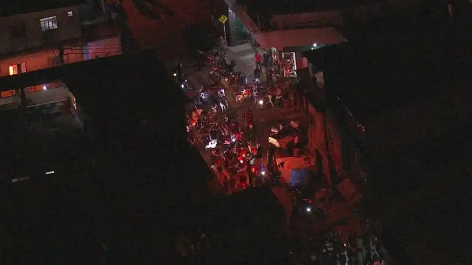 Al menos 9 muertos en una estampida en una favela en Brasil