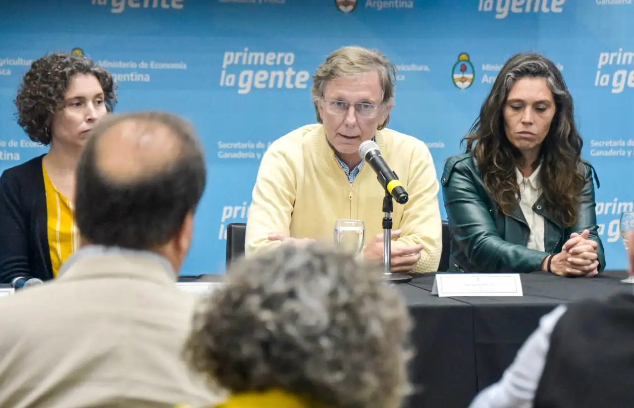 El secretario de Agricultura, Juan José Bahillo, presentó las Perspectivas Agrometeorológicas de la próxima campaña agrícola.