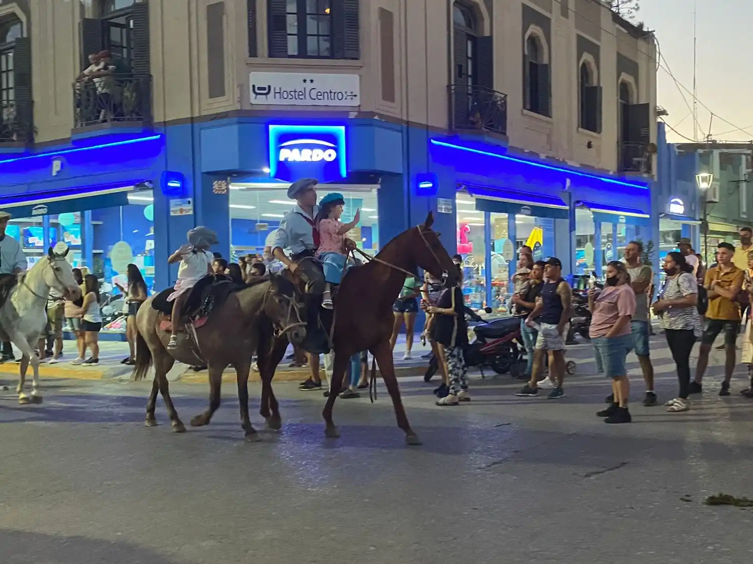 Domingo de ferias, doma, y la primera edición del Barber Fest